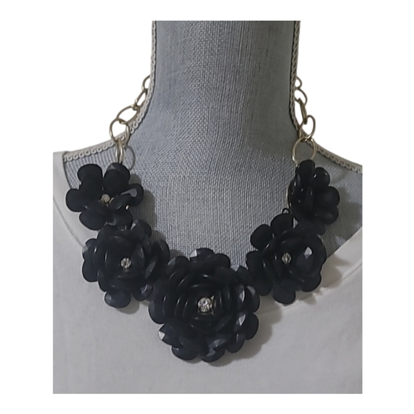 Vintage Statement  Gold Plated Necklace Big Black Plastic Roses w/ crystals. - Picture 10 of 10